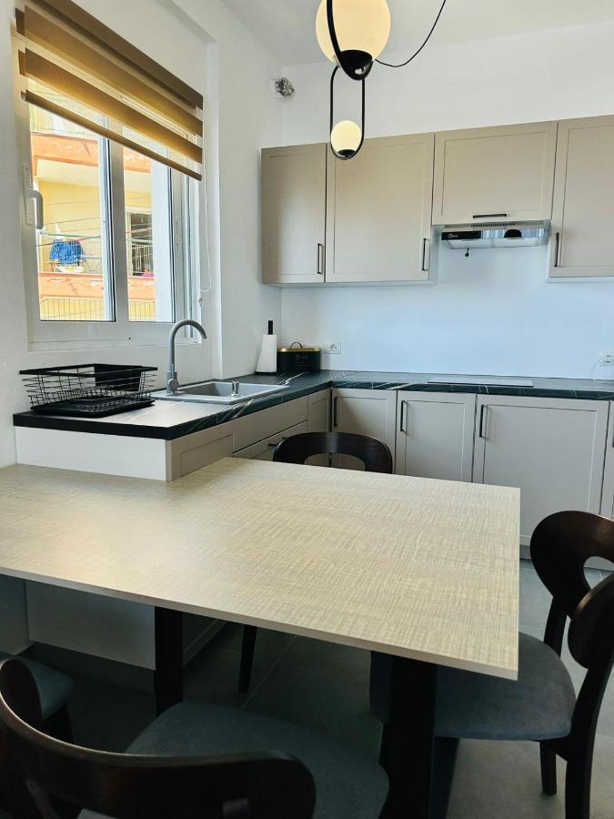 Apartment Celine Sarandë Buitenkant foto